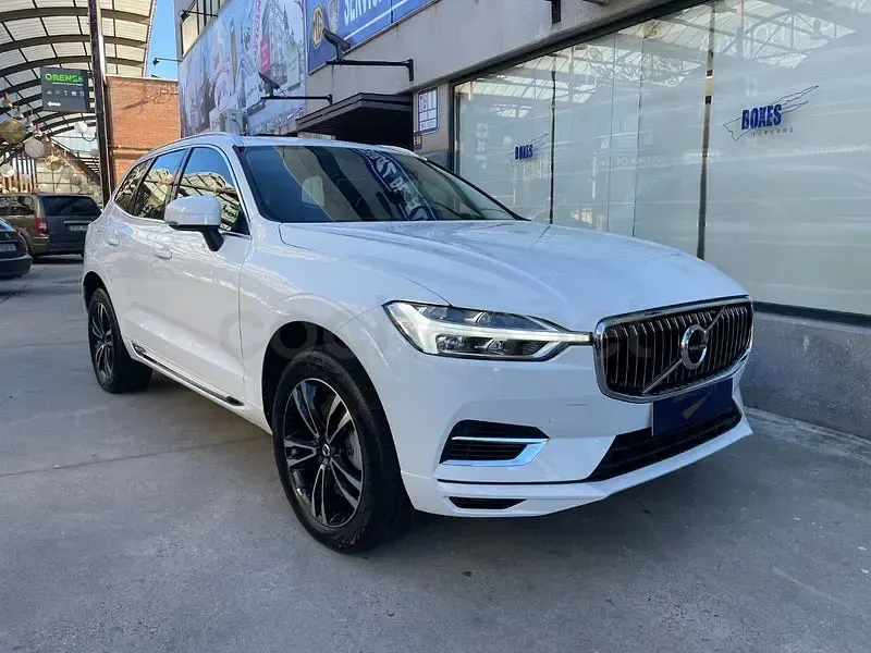 Usado Volvo XC60 Inscription 340 CV (250 kW) 2021 Blanco SUV
