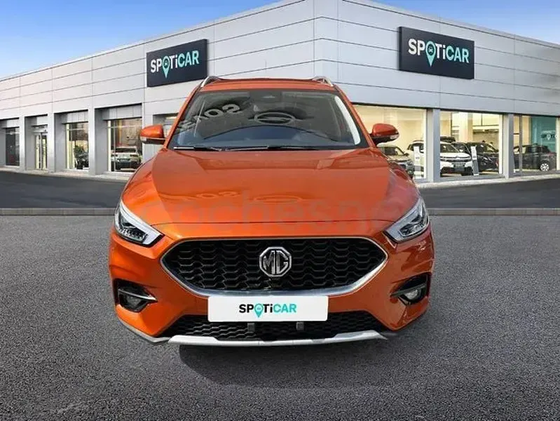 Usado MG ZS Luxury 106 CV (77 kW) 2024 Naranja SUV