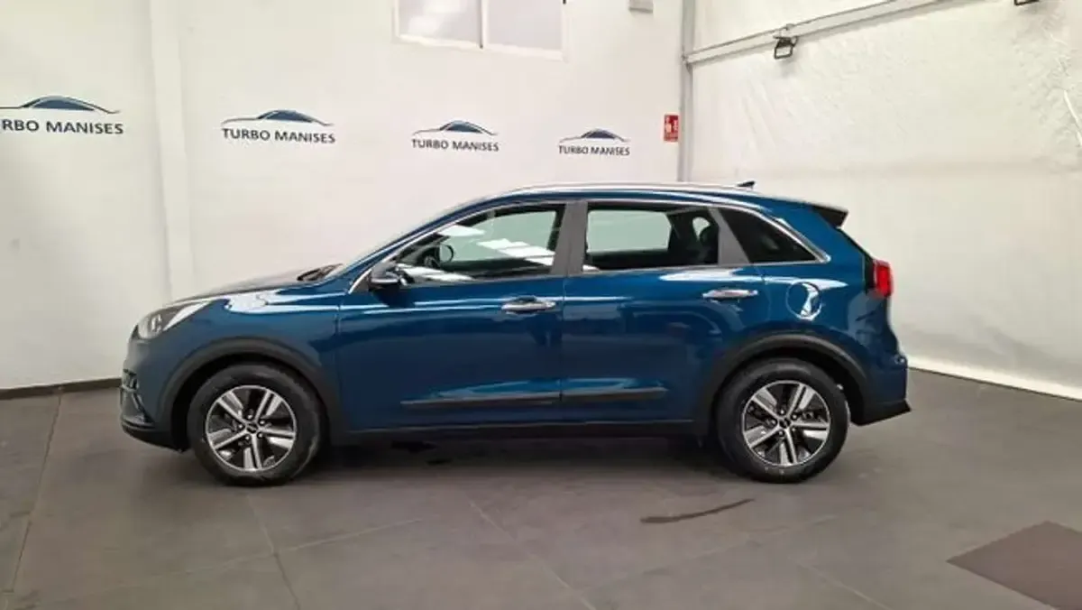 Käytetty Kia Niro 141 HP (103 kW) 2022 Sininen Katumaasturi