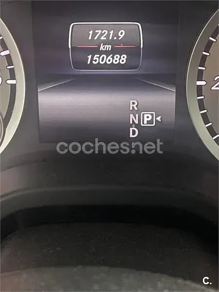 Usado Mercedes A180 Style 109 CV (80 kW) 2015 Gris / plata Utilitario