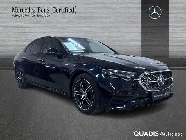 Usado Mercedes E300 AMG line 313 CV (230 kW) 2025 Azul náutico