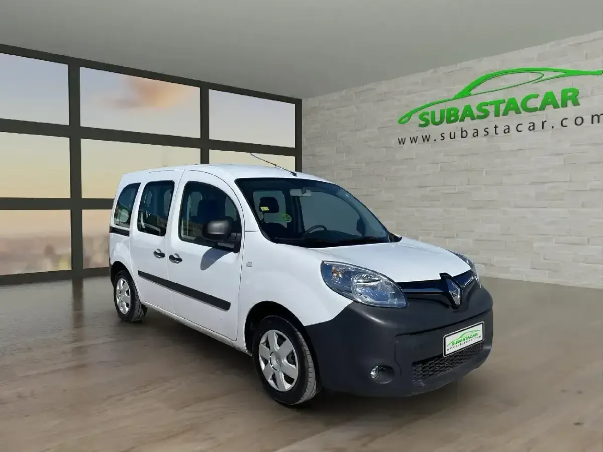 Usado Renault Kangoo 75 CV (55 kW) 2017 Blanco Monovolumen