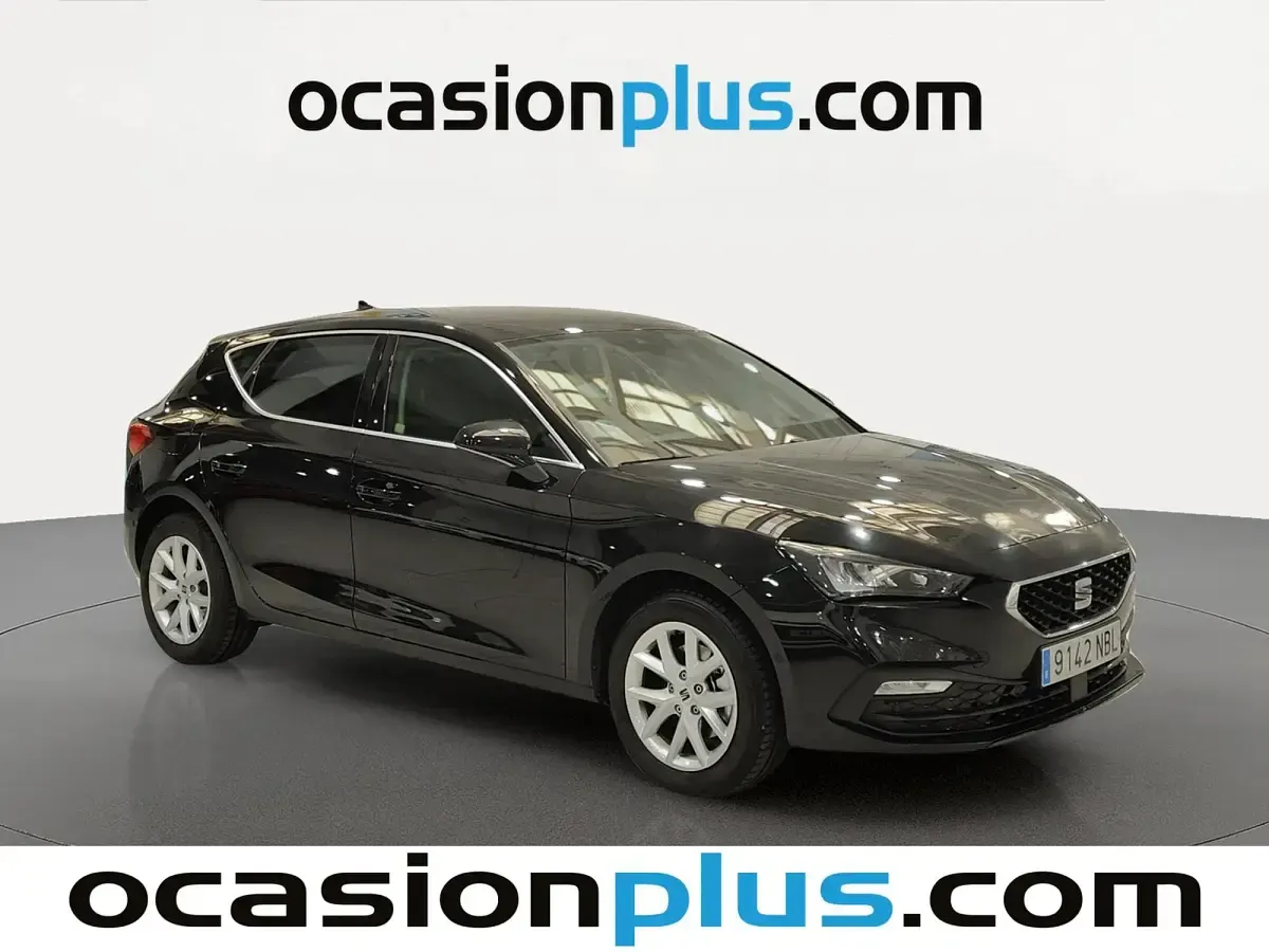 Usado Seat Leon Style 116 CV (85 kW) 2025 Negro Utilitario