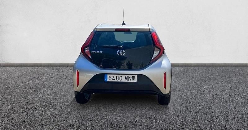 Usado Toyota Aygo X Play 72 CV (52 kW) 2024 SUV