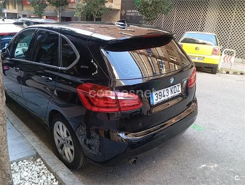 Usado BMW 225 Active Tourer iPerformance 224 CV (164 kW) 2017 Negro Monovolumen