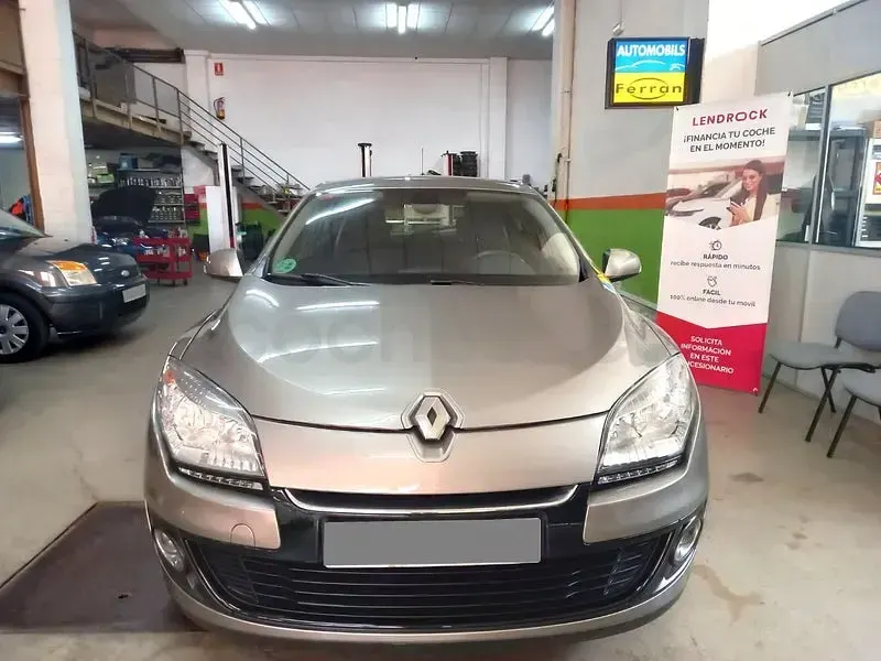 Usado Renault Mégane Dynamique 115 CV (84 kW) 2013 Beige Berlina