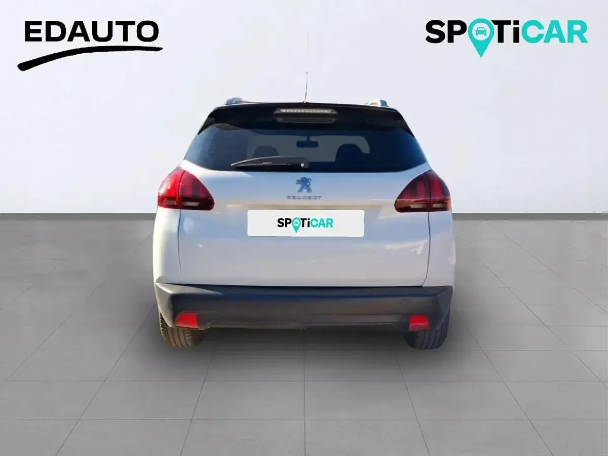 Usado Peugeot 2008 Active 100 CV (73 kW) 2016 Blanco SUV