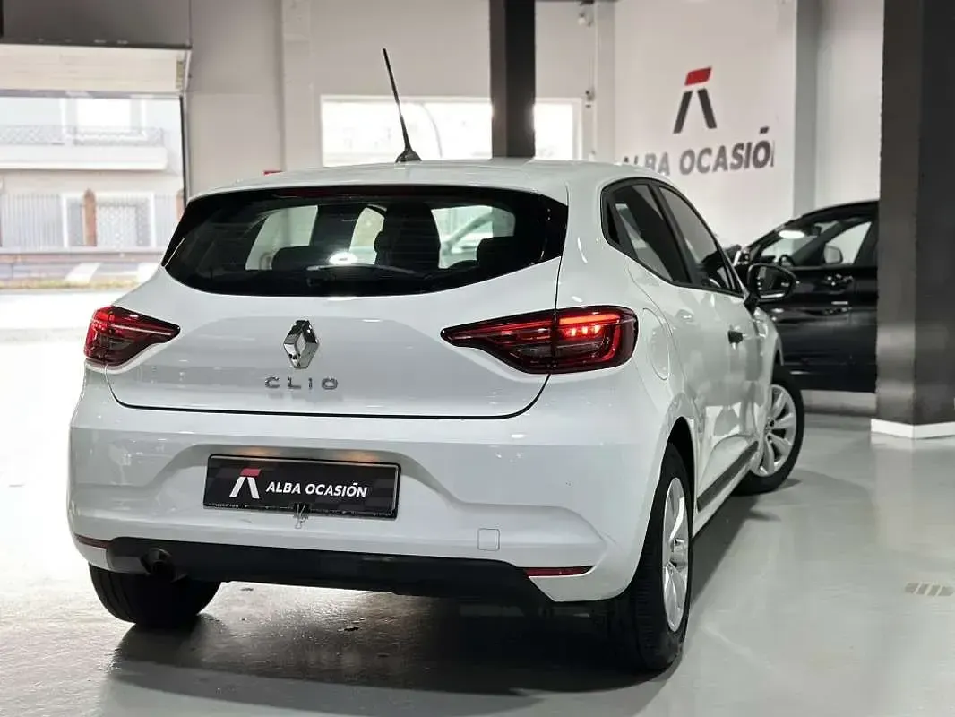 Usado Renault Clio Business 101 CV (74 kW) 2022 Blanco Utilitario