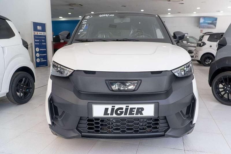 Nuevo Ligier JS50 2025 Negro Utilitario