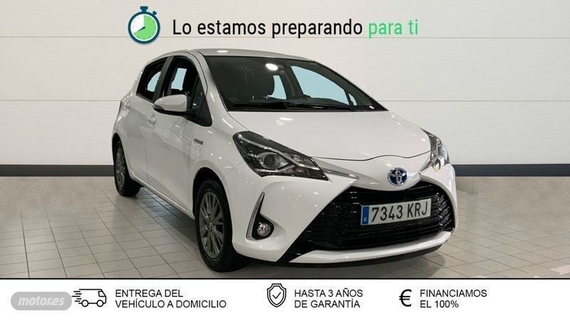 Usado Toyota Yaris Active 101 CV (74 kW) 2018 Blanco Utilitario