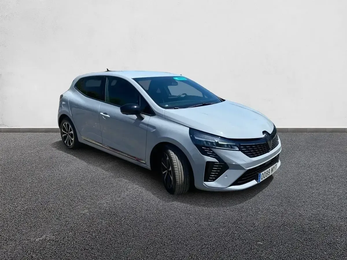 Usado Renault Clio Techno 100 CV (73 kW) 2025 Blanco Utilitario