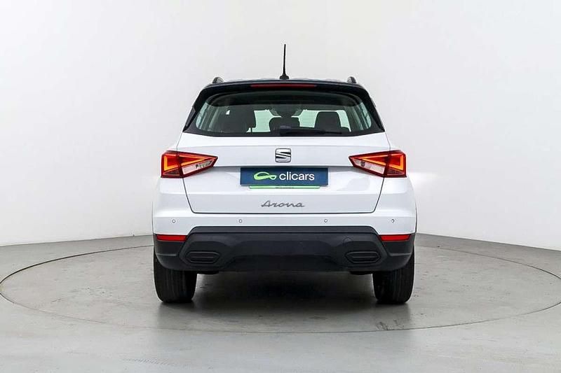 Usado Seat Arona Style 110 CV (80 kW) 2022 Blanco SUV