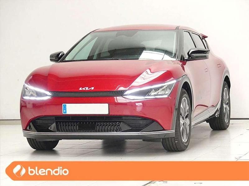 Rojo runway red m Usado 2022 Kia EV6 Air SUV | 31.832 € (Precio justo) - Imagen 1/4