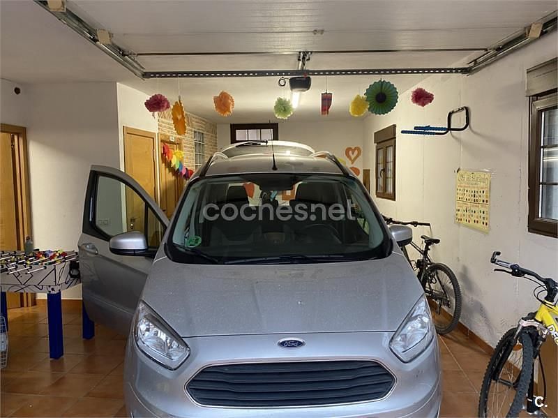 Gris / plata Usado 2016 Ford Tourneo Courier Titanium Monovolumen | 9600 € (Precio justo) - Imagen 1/4