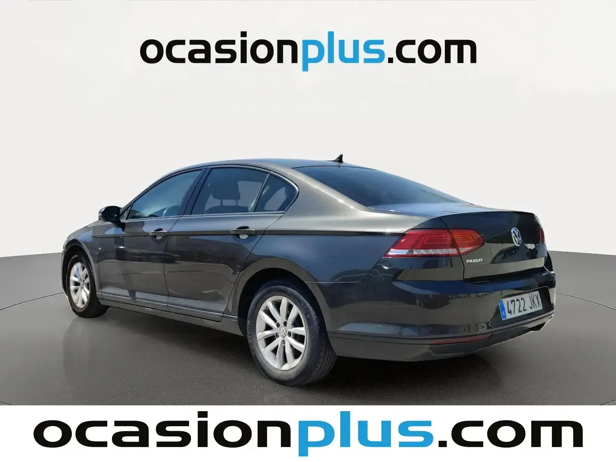 Usado VW Passat Advance 120 CV (88 kW) 2015 Marrón Berlina