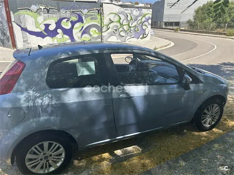 Usado Fiat Grande Punto Active 75 CV (55 kW) 2006 Gris / plata Utilitario