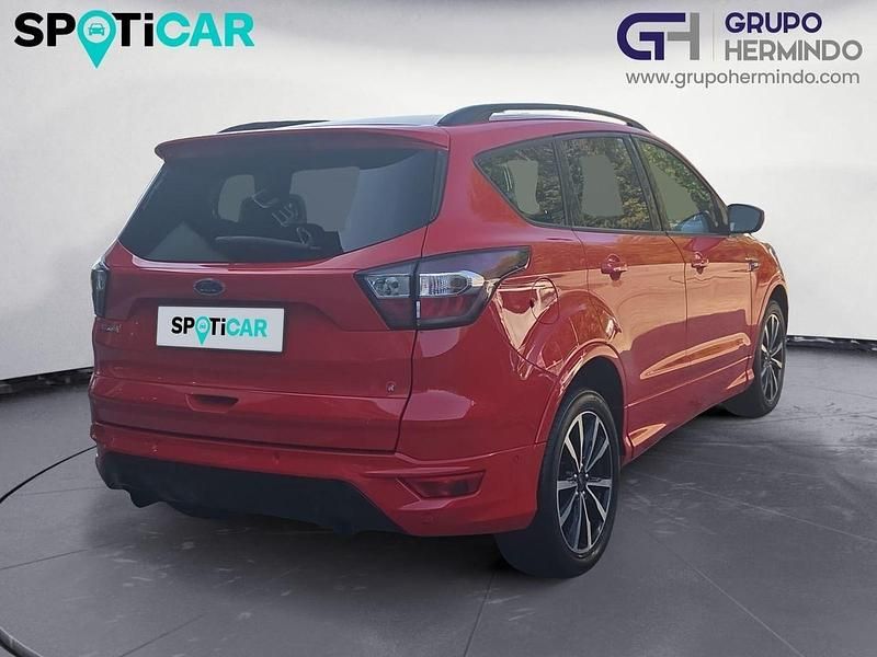 Usado Ford Kuga ST-Line 120 CV (88 kW) 2018 Rojo SUV