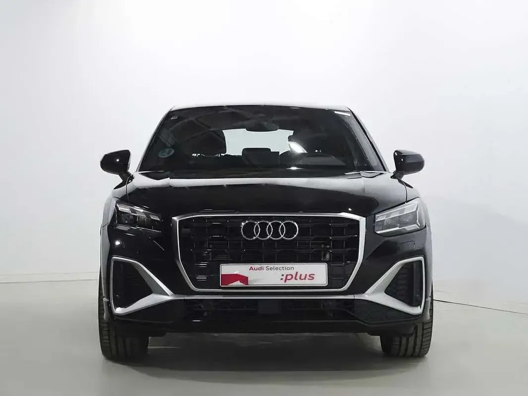 Usado Audi Q2 Ambiente 150 CV (110 kW) 2025 Negro SUV