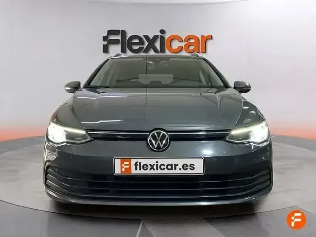 Usado VW Golf VII Life 131 CV (96 kW) 2021 Gris Utilitario