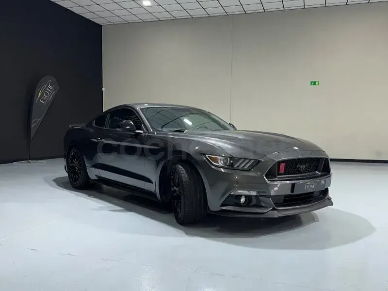 Usado Ford Mustang GT Fastback 419 CV (308 kW) 2017 Gris / plata Coupe