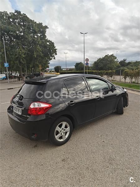 Negro Usado 2011 Toyota Auris Hybrid Active Berlina | 8499 € (Buen precio) - Imagen 1/4