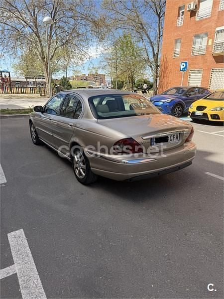 Usado Jaguar X-type Executive 130 CV (95 kW) 2003 Beige Berlina