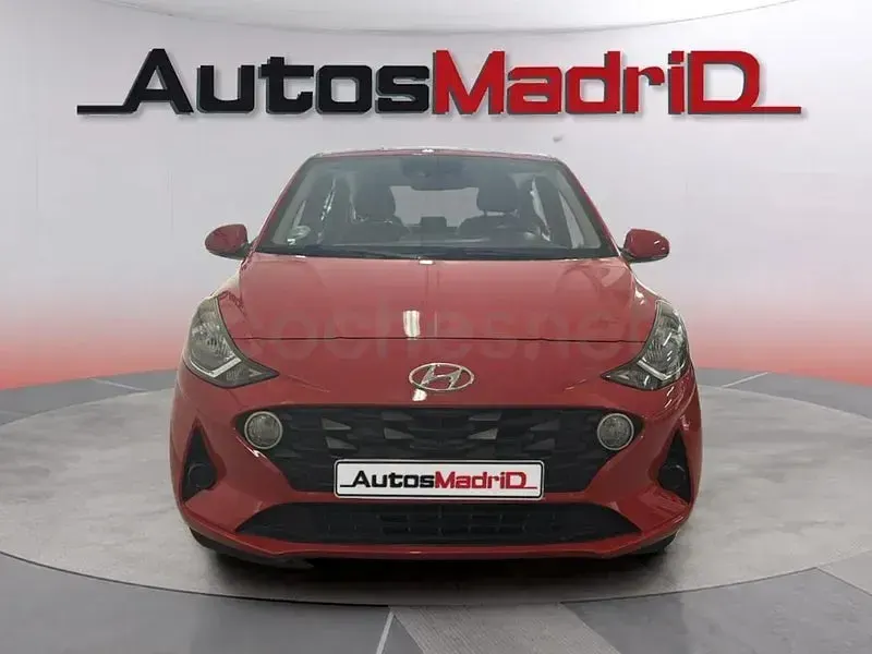 Usado Hyundai i10 67 CV (49 kW) 2021 Rojo Utilitario