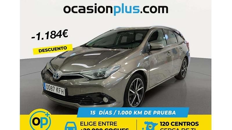 Usado Toyota Auris Touring Sports Edition 136 CV (100 kW) 2017 Gris Familiar