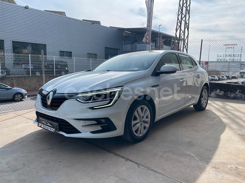 Usado Renault Mégane IV Business 115 CV (84 kW) 2021 Blanco Berlina