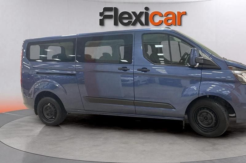 Usado Ford Tourneo Trend 136 CV (100 kW) 2023 Gris Monovolumen
