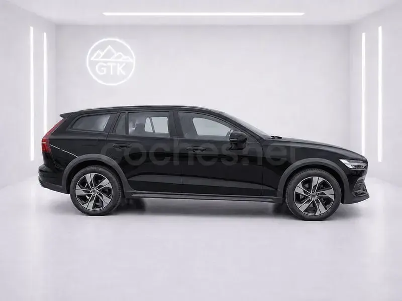 Usado Volvo V60 CC Plus 197 CV (144 kW) 2022 Negro Familiar