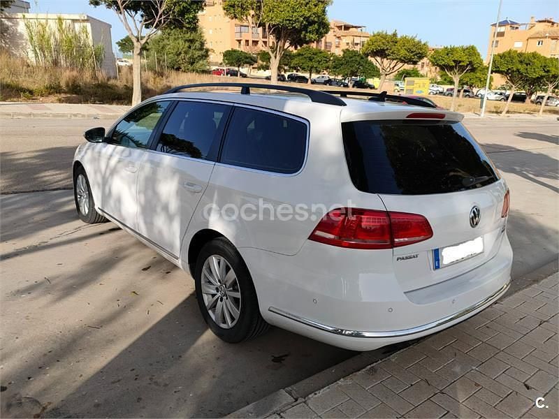 Usado VW Passat Advance 140 CV (102 kW) 2011 Blanco Familiar