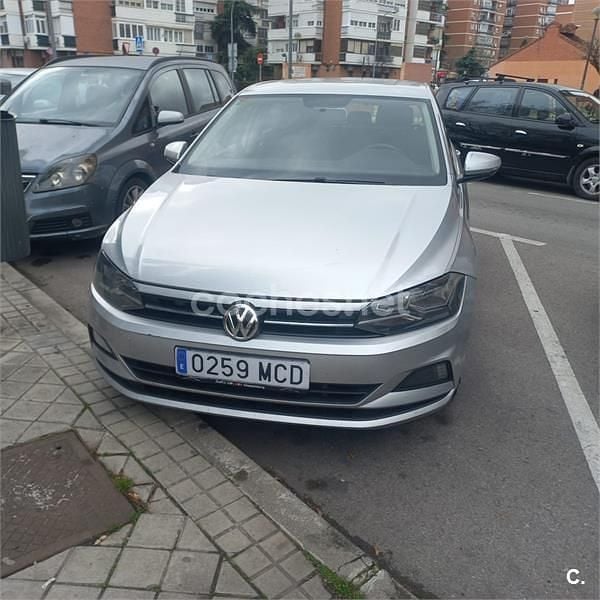 Usado VW Polo Sportline 95 CV (69 kW) 2018 Gris / plata Utilitario