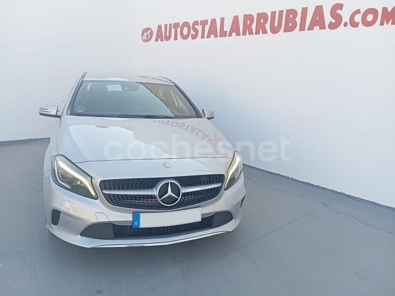 Usado Mercedes A200 150 CV (110 kW) 2019 Gris / plata Berlina