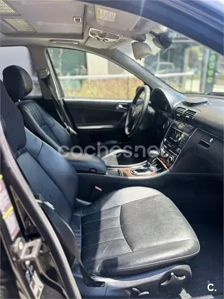Usado Mercedes C220 Elegance 170 CV (125 kW) 2007 Negro Familiar
