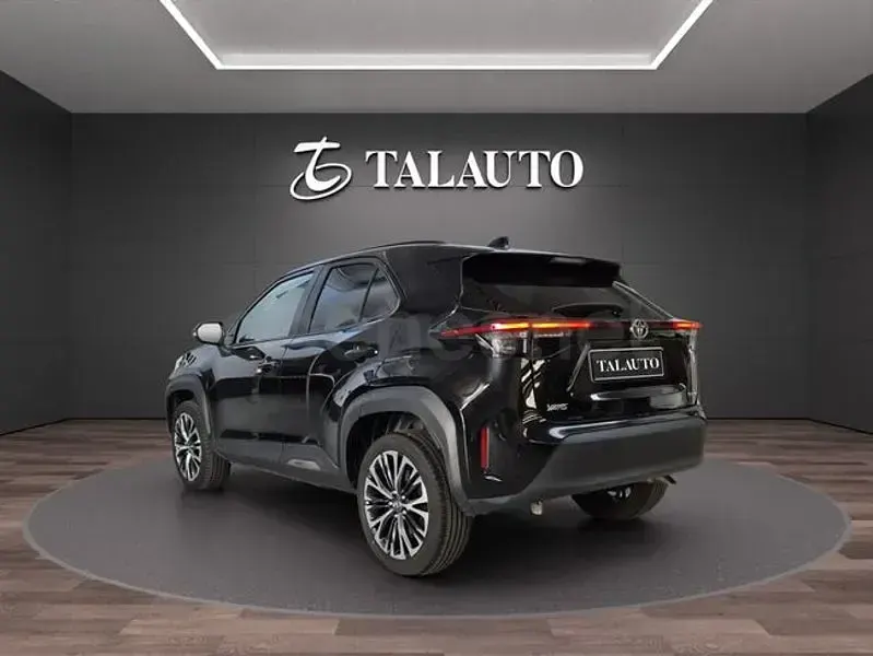 Usado Toyota Yaris Cross Style 116 CV (85 kW) 2024 Negro SUV
