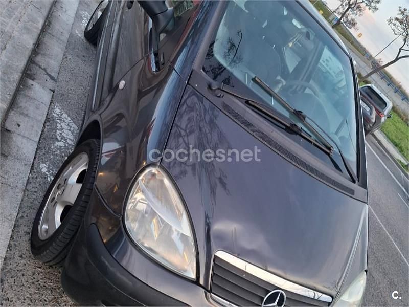 Usado Mercedes A170 Classic 90 CV (66 kW) 2002 Gris / plata Monovolumen