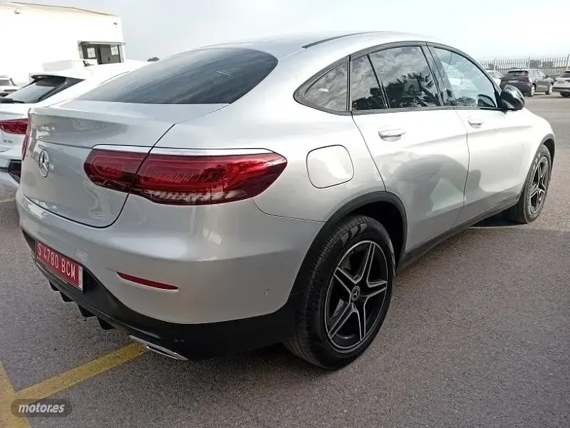 Usado Mercedes GLC220 194 CV (142 kW) 2020 Plateado SUV