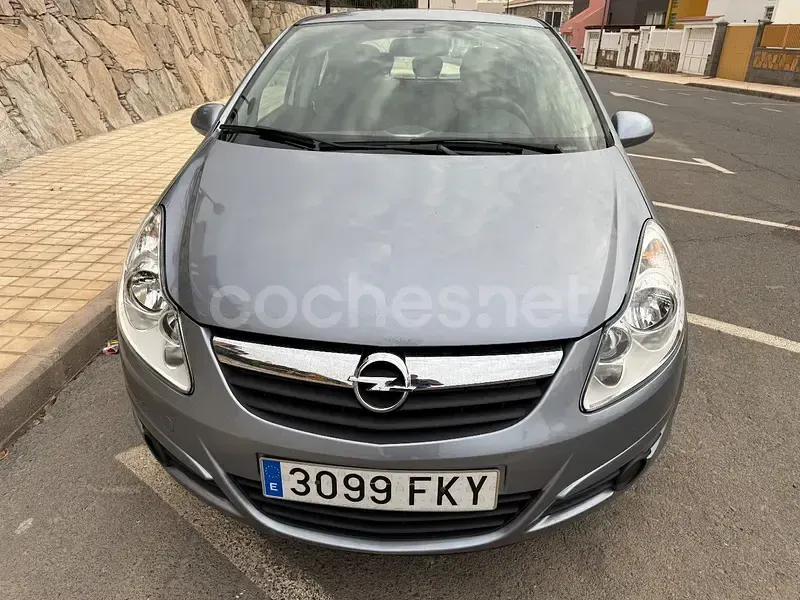Usado Opel Corsa Cosmo 80 CV (58 kW) 2007 Gris / plata Utilitario