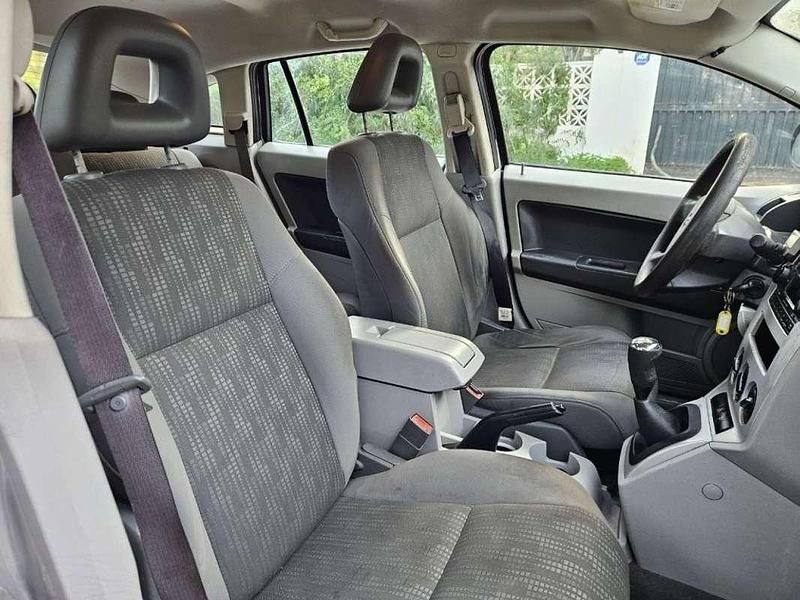 Usado Dodge Caliber SE 150 CV (110 kW) 2007 Gris Utilitario