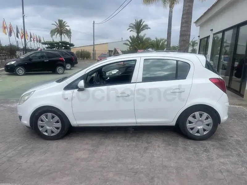 Usado Opel Corsa Color Edition 95 CV (69 kW) 2010 Blanco Utilitario