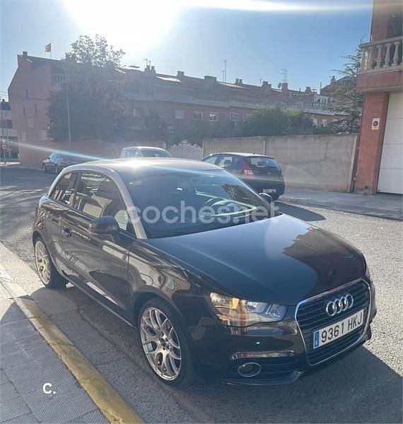 Usado Audi A1 Attraction 86 CV (63 kW) 2012 Marrón Utilitario