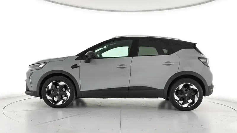 Usado Renault Captur Techno 100 CV (73 kW) 2025 Gris SUV