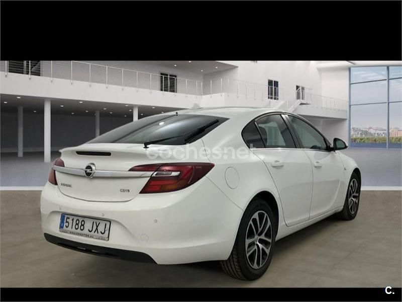 Usado Opel Insignia Eco 136 CV (100 kW) 2017 Blanco Berlina