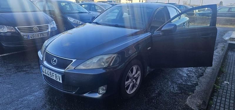 Usado Lexus IS220d Luxury Line 177 CV (130 kW) 2007 Azul Berlina
