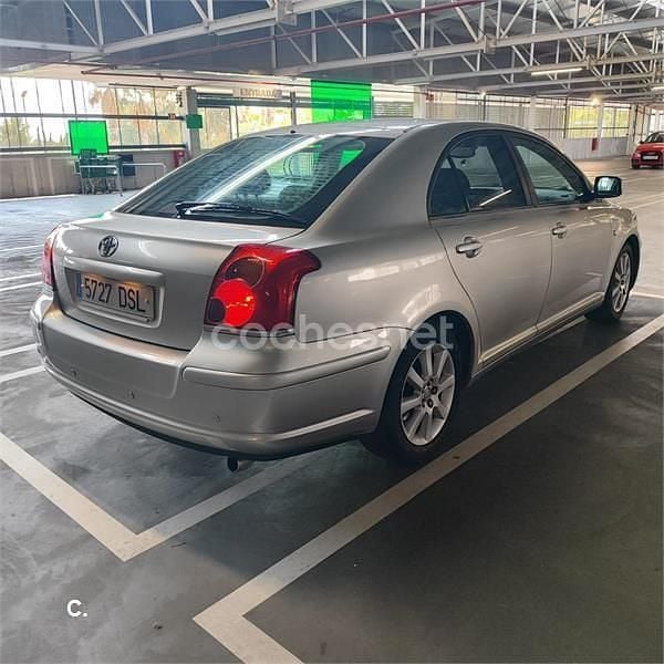 Usado Toyota Avensis Sol 129 CV (94 kW) 2006 Gris / plata Berlina