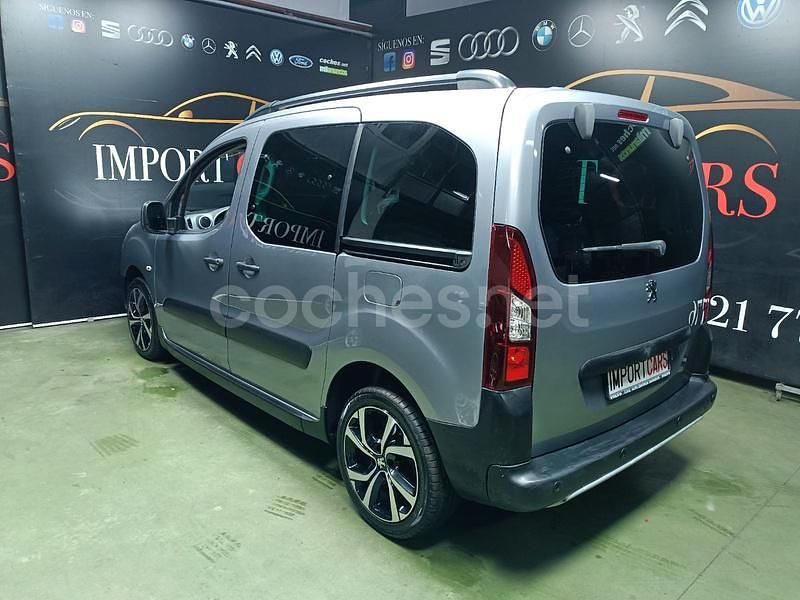Usado Peugeot Partner Tepee Outdoor 100 CV (73 kW) 2016 Gris / plata Monovolumen
