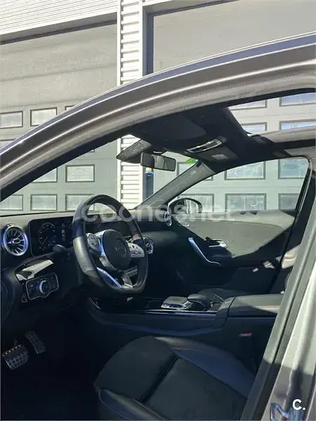 Usado Mercedes A200 156 CV (114 kW) 2019 Gris / plata Berlina