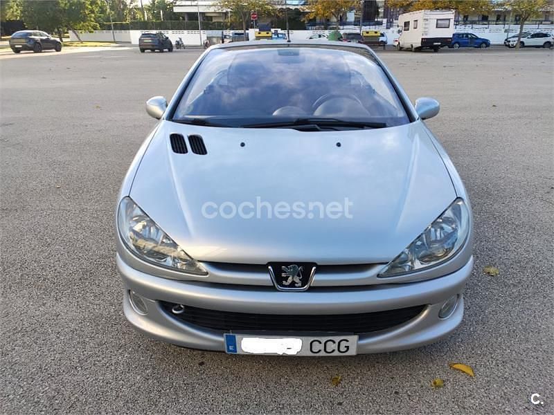 Usado Peugeot 206 138 CV (101 kW) 2002 Gris / plata Descapotable