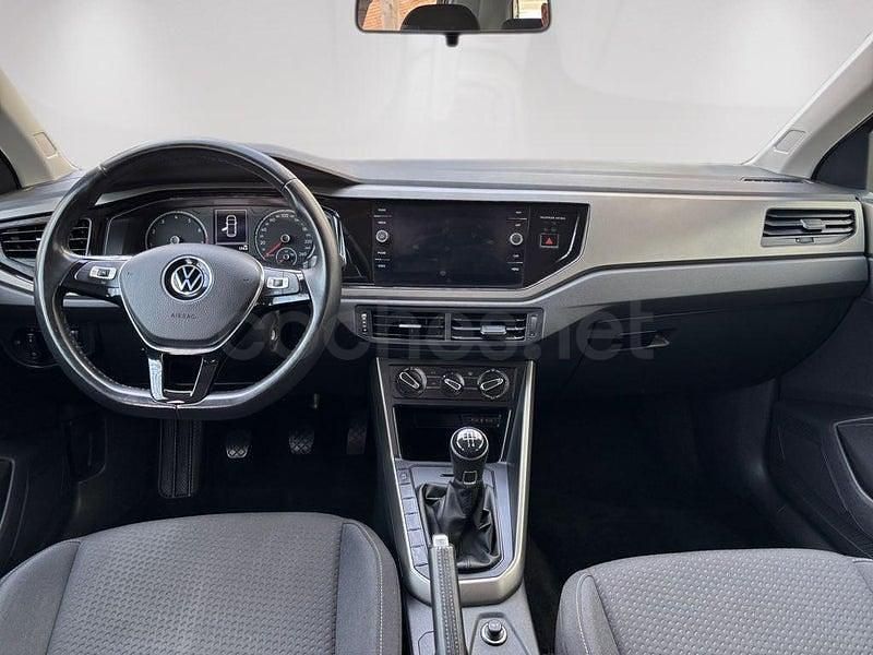 Usado VW Polo Advance 95 CV (69 kW) 2021 Gris / plata Utilitario